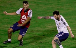 Cầu thủ Argentina bỏ ảnh với vợ con, để ảnh chụp cùng Messi làm hình nền điện thoại