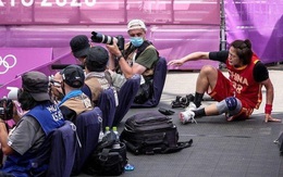 Bộ máy ảnh trị giá hàng trăm triệu đồng 'tan thành mây khói' sau cú ngã của VĐV Trung Quốc tại Olympics