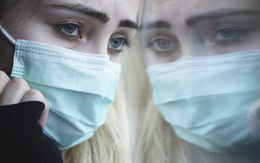 Dịch COVID-19 kéo dài: Những tổn thương ít được quan tâm của nhân viên y tế - bài học "đáng báo động" từ các đại dịch