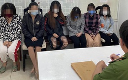 Bắt quả tang nhóm nam nữ mua bán dâm trong nhà nghỉ, bất chấp dịch Covid-19