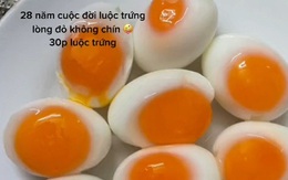 Cô gái hốt hoảng vì luộc ra mẻ trứng nhìn vô cùng kỳ lạ còn cư dân mạng thì thi nhau... xin bí quyết