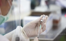 Thái Lan buộc tội 11 người vì bán suất tiêm vaccine Covid-19