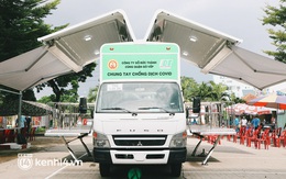 Cận cảnh xe tiêm chủng lưu động “bung 2 cánh” để che mưa nắng cho bà con Sài Gòn tiêm vaccine Covid-19