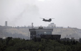 Video: Siêu trực thăng Mỹ gấp rút sơ tán nhân viên khỏi Đại sứ quán ở Afghanistan