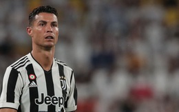 Ronaldo bất ngờ bị chỉ trích vì vào phòng thay đồ trong lúc đội nhà đang thi đấu