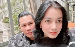 Đường tình mùi mẫn của đại gia Đức Huy và bồ tin đồn kém 27 tuổi trước khi vướng nghi vấn “toang” đến nơi