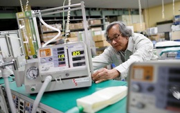 Nhà phát minh người Việt từng thiết kế máy trợ thở MV20 ra mắt khẩu trang chống Covid-19