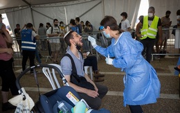 Số ca nhiễm mới COVID-19 ở Israel tăng chóng mặt