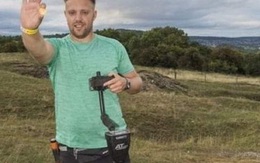 Bỗng nhiên giàu có sau khi ra vườn đào bới tiền xu