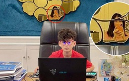 Đại gia Đức Huy khoe ảnh quý tử ra dáng giám đốc, dân tình lại chỉ cố zoom xem 'cô gái' lấp ló trong gương là ai?