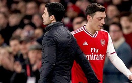 Arsenal 'đội sổ', cựu sao Mesut Ozil mỉa mai HLV Arteta