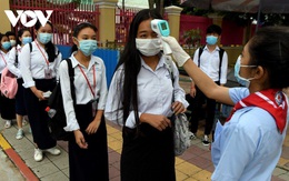 Số ca mắc Covid-19 tăng trở lại khi Campuchia ra quyết định cho phép học sinh tới trường