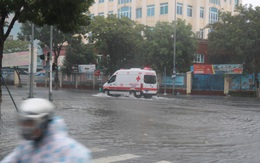 Tin bão số 5: Quân đội sẵn sàng 15 máy bay; xe cứu thương làm nhiệm vụ chống dịch chết máy khiến tài xế rối bời