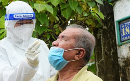 Xe đẩy “tự chế” đến từng hẻm nhỏ lấy mẫu xét nghiệm COVID-19 tại Cần Thơ