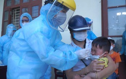 Dân phản ứng vì xét nghiệm Covid-19 cả trẻ em, Hà Nội yêu cầu rà soát để "không tạo bức xúc trong dư luận"