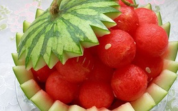 Sốt sau tiêm vaccine COVID-19 có nên ăn dưa hấu?