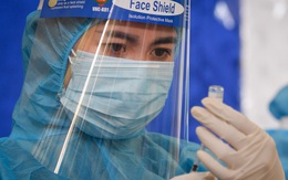 Vì sao cần cân nhắc kỹ việc tiêm vaccine COVID-19 cho trẻ em? Chuyên gia phân tích 2 lý do và đưa ra đề xuất