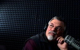 Phát thanh viên Mỹ tử vong vì COVID-19 sau khi thề không tiêm vaccine