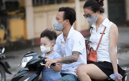 Ra đường mùa dịch: Nhiều người ở Hà Nội nhớ khẩu trang nhưng 'quên' luật giao thông