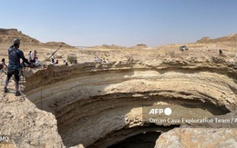 Lần đầu tiên có đoàn thám hiểm chạm tới đáy ''giếng địa ngục'' triệu năm tuổi ở Yemen
