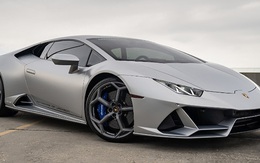 Lamborghini Huracan EVO đầu tiên cập bến Việt Nam: Màu sơn hàng hiếm, nội thất cho thấy độ chơi hết nấc của đại gia sở hữu