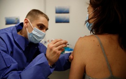 Pháp chấm dứt việc xét nghiệm Covid-19 miễn phí cho người chưa tiêm vaccine