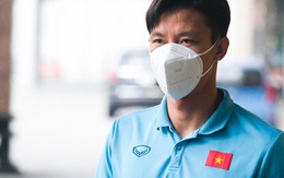 Tuyển Việt Nam lên sân bay xét nghiệm Covid-19 giữa trưa vì quy định đặc biệt