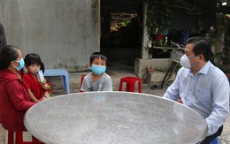 Thương cảm, mẹ mất vì Covid-19, hài cốt chưa thể đưa về, bỏ lại 2 con nhỏ mồ côi