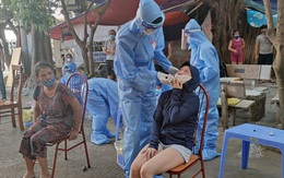 Hà Nội: Chủ tịch Đống Đa chỉ đạo kiểm tra nhân viên y tế “quên” sát khuẩn