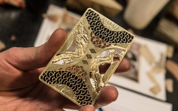 Ngắm chiếc thẻ ngân hàng thiết kế riêng cho tỷ phú: Chế tác cực tinh xảo bằng đá quý, giá lên tới hàng tỷ đồng/chiếc