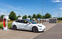 Kỹ sư Việt sau 2 năm sử dụng Tesla Model 3: 'Dùng rẻ bằng 1/3 xe xăng, không lo bảo dưỡng, phanh đi cả đời không cần thay'