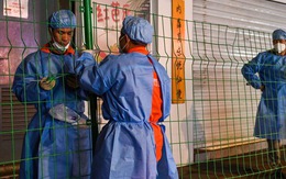 Trung Quốc căng thẳng kiểm soát dịch COVID-19 bùng lại sau kỳ quốc khánh