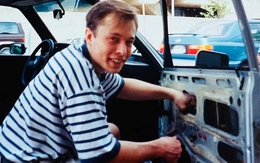 Chi tiết về chiếc xe đầu tiên mà Elon Musk sở hữu