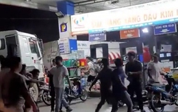 Không được mua đầy can 5 lít, khách ẩu đả với nhân viên cây xăng ở TP.HCM