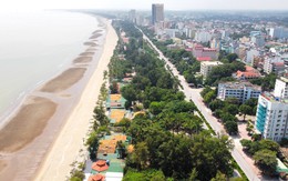 Tháo dỡ hàng trăm ki-ot, trả lại bãi biển "đẹp nhất Bắc Trung Bộ" cho người dân