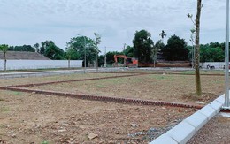 Nhà đầu tư mắc kẹt với bất động sản