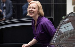 Bà Liz Truss vẫn được hưởng trợ cấp suốt đời dù chỉ tại vị vài tuần