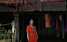 Những ngôi làng đang chìm dần vì nước biển dâng ở Indonesia