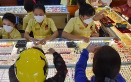 Giá vàng hôm nay 1-11: “Đại gia” tăng vị thế bán, giá vàng lao xuống dốc