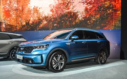 Chi tiết Kia Sorento Hybrid tại Việt Nam: Có cổng sạc ngoài, đi trước Santa Fe một bước