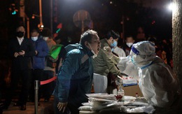 COVID-19 tăng kỷ lục ở Trung Quốc do nới lỏng quy định chống dịch?