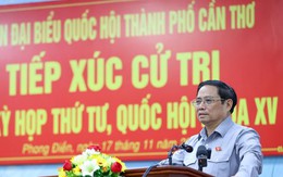 Thủ tướng trả lời cử tri về trách nhiệm liên quan đến thiếu hụt xăng dầu