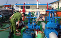 Tạm giữ thuyền trưởng và thuyền viên hút trộm xăng trên sông Đồng Nai