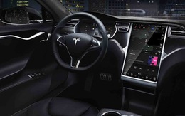 Xe Tesla hiện đại nhưng không phải chủ xe nào cũng biết dùng