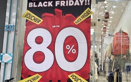 Black Friday: Thời trang giảm giá 'sập sàn' tới 80%, khách vẫn thờ ơ