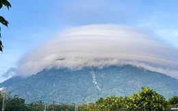 Chuyên gia nói gì về đám mây hình 'đĩa bay' trên núi Bà Đen?
