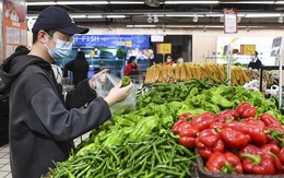 Trung Quốc: Ca COVID-19 giảm, chính quyền tìm cách trấn an dân