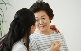 Đau nhói khi thấy tấm ảnh mẹ chồng cũ đặt ở bàn ăn