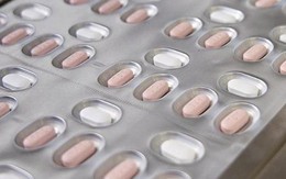 Loại thuốc gây sốt bất ngờ giảm nguy cơ mắc COVID-19 kéo dài