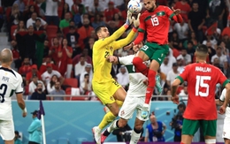 Ngỡ ngàng trước độ cao bật nhảy của cầu thủ Maroc khiến Ronaldo khóc hận